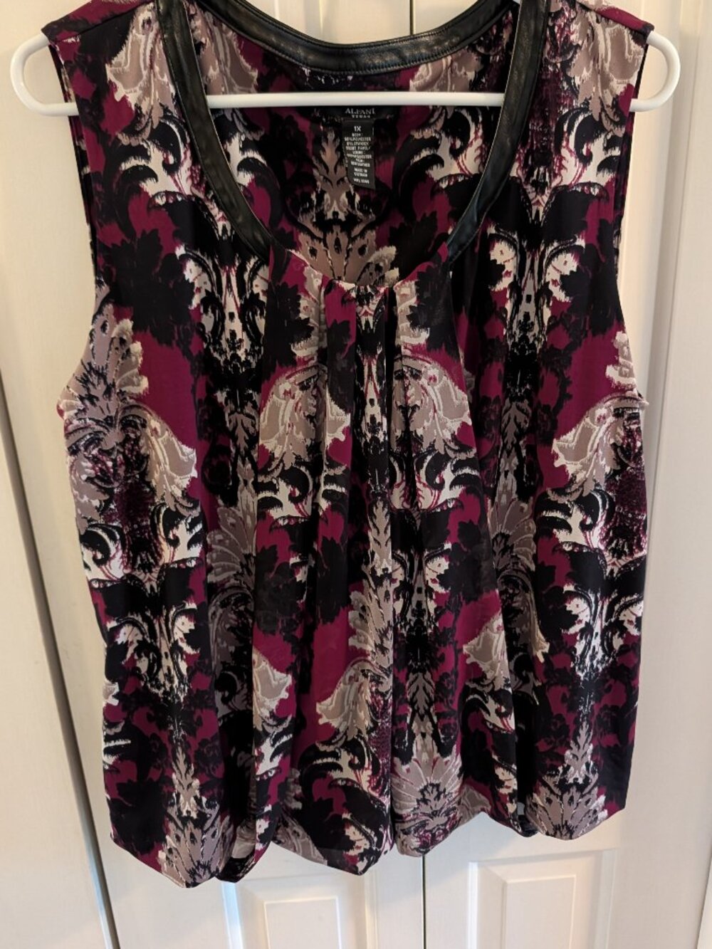 Alfani black purple grey sleeveless blouse with faux leather trim @ neck size 1X